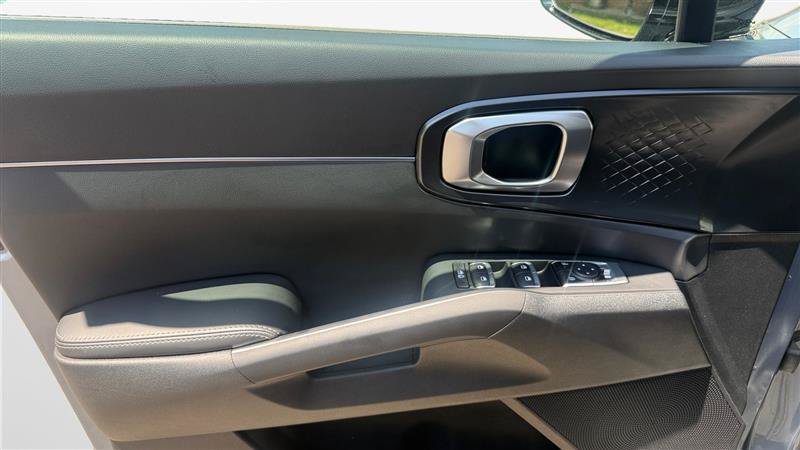 Used 2025 Kia Sorento S w/ Panoramic Sunroof Package AWD/4WD image 11