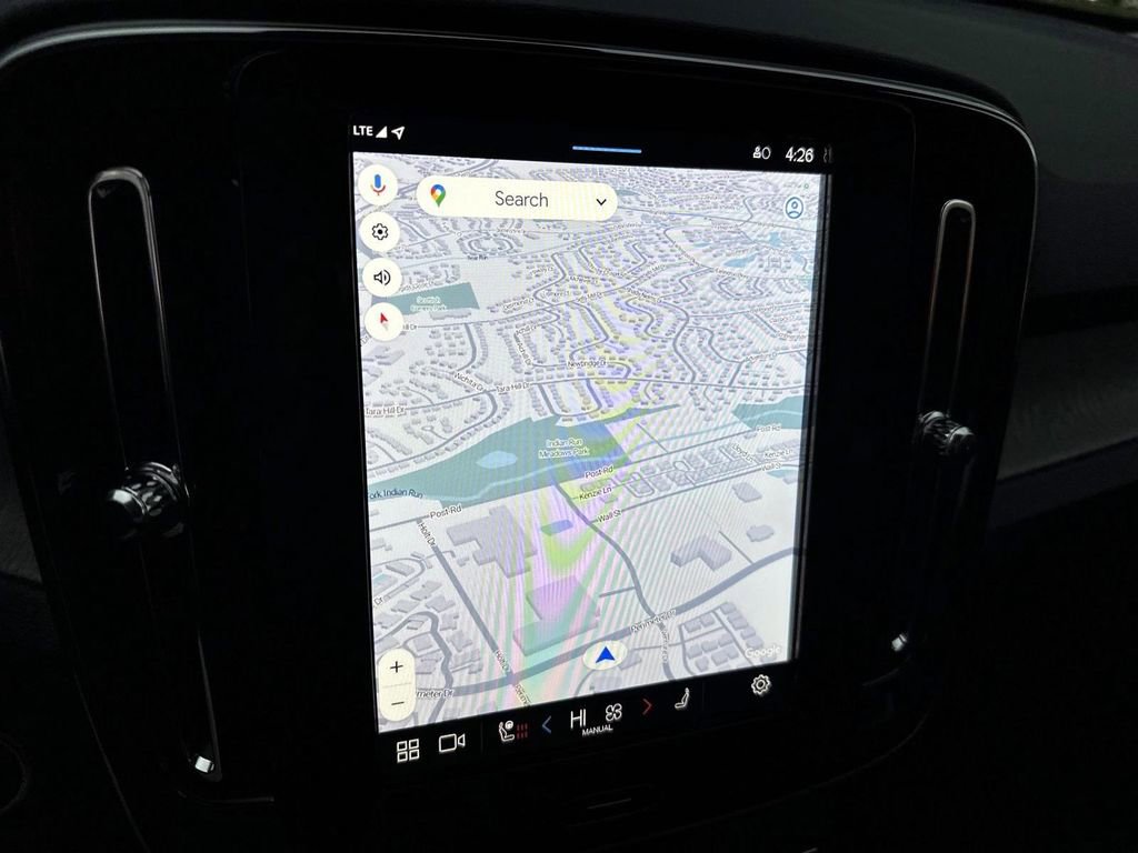 Used 2025 Volvo XC40 B5 Ultra w/ Protection Package Premier image 19