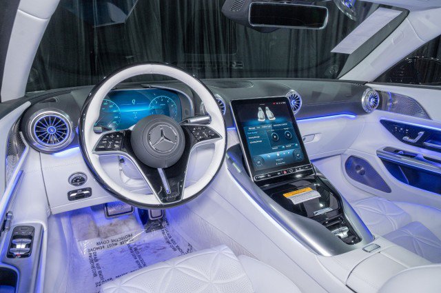 New 2026 Mercedes-Benz Maybach SL 680 image 17