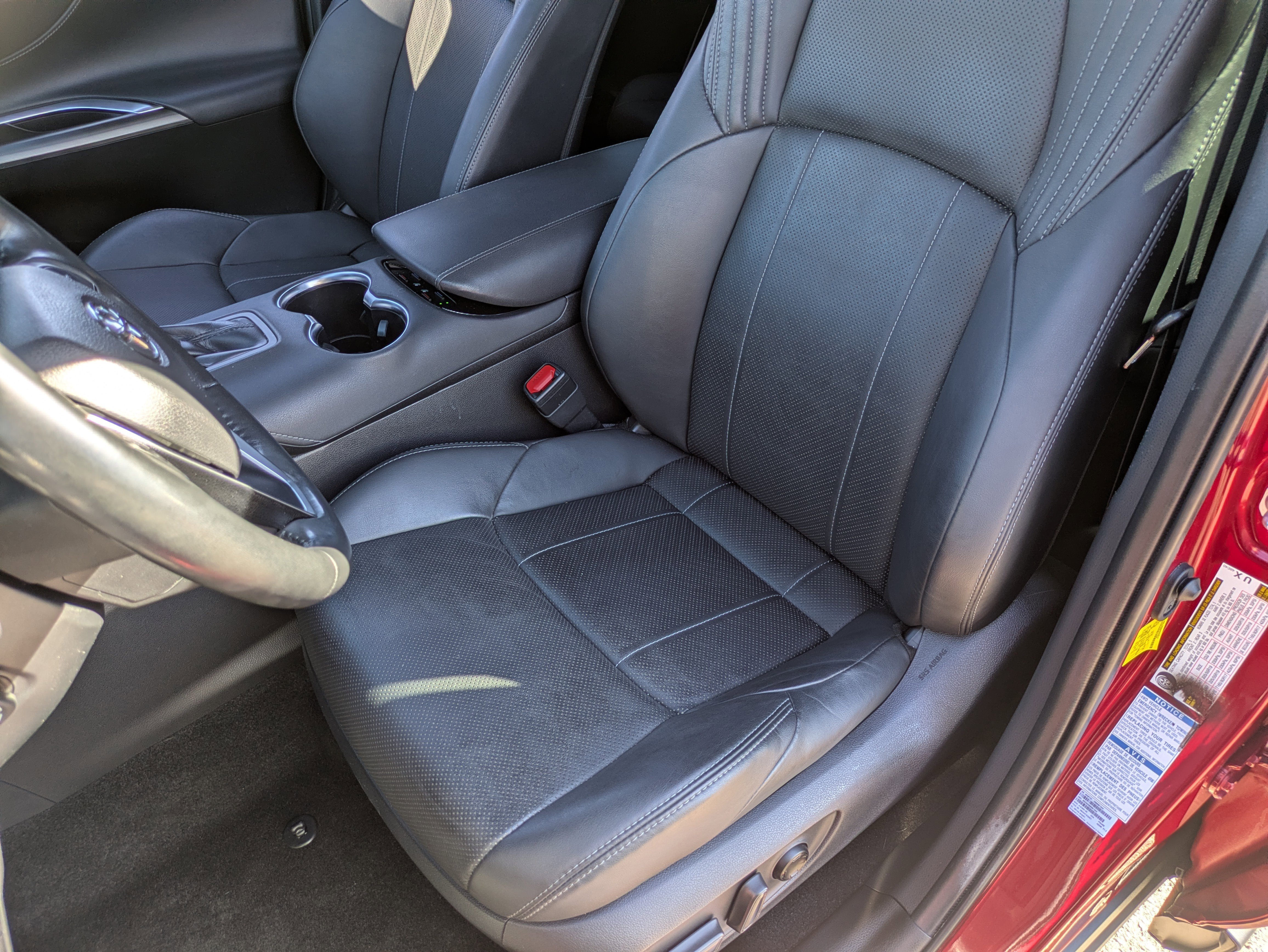 Used 2021 Toyota Venza XLE image 16