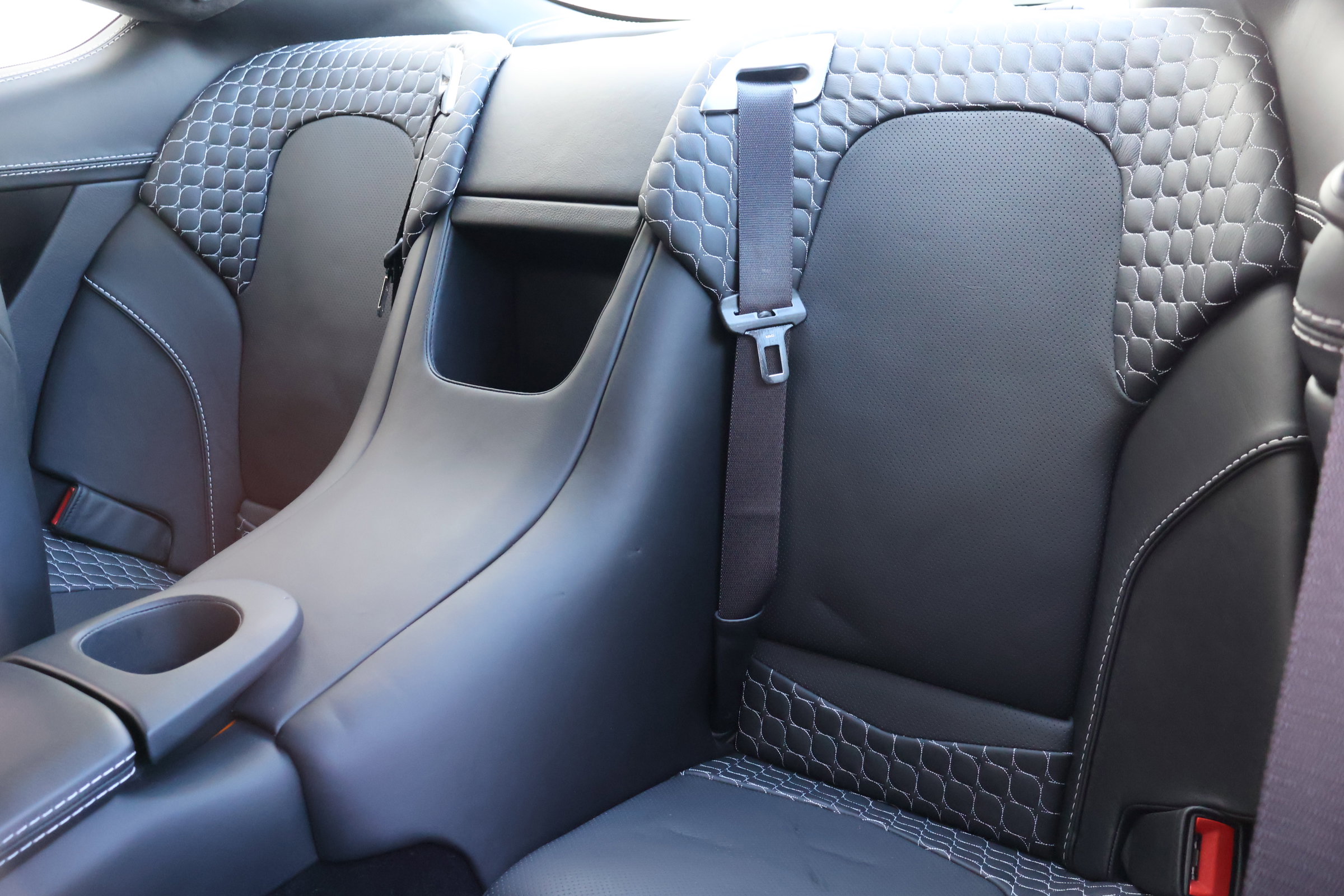 Used 2014 Aston Martin Vanquish Coupe image 16