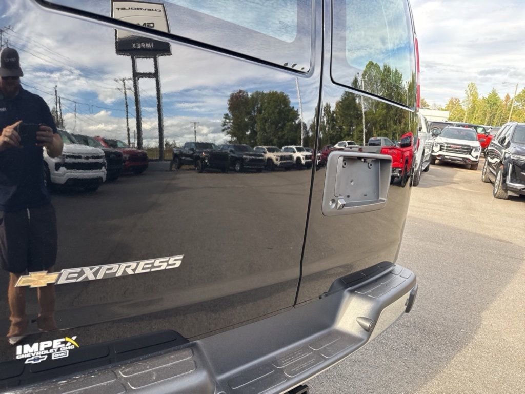 New 2025 Chevrolet Express 2500 w/ Driver Convenience Package image 25