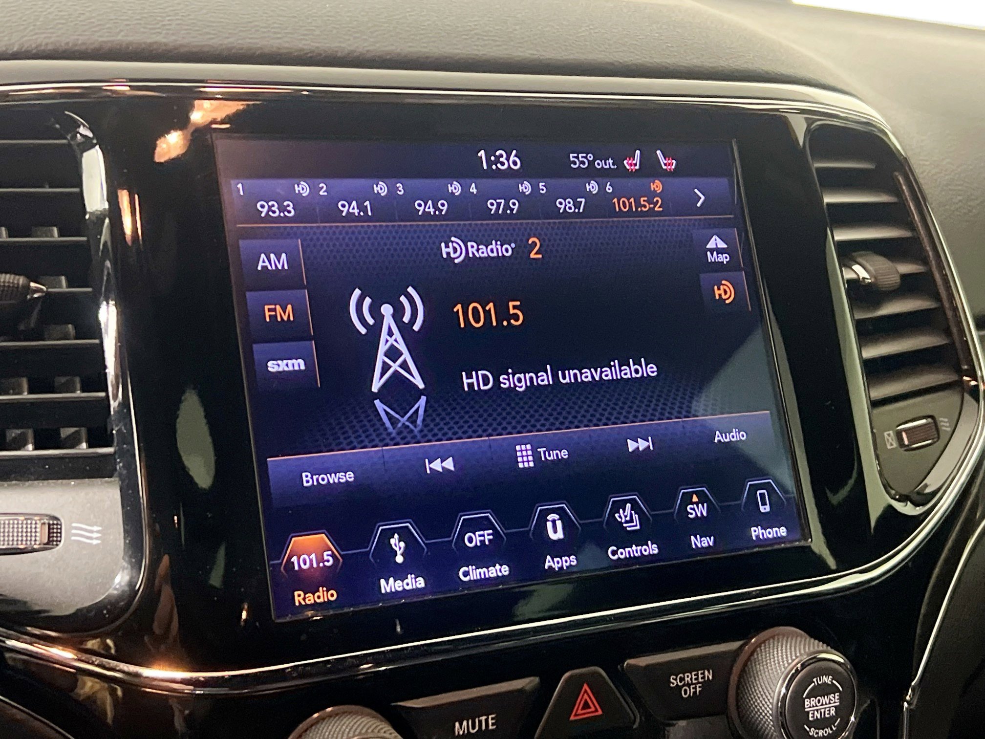 Used 2019 Jeep Grand Cherokee Limited w/ Luxury Group II image 28