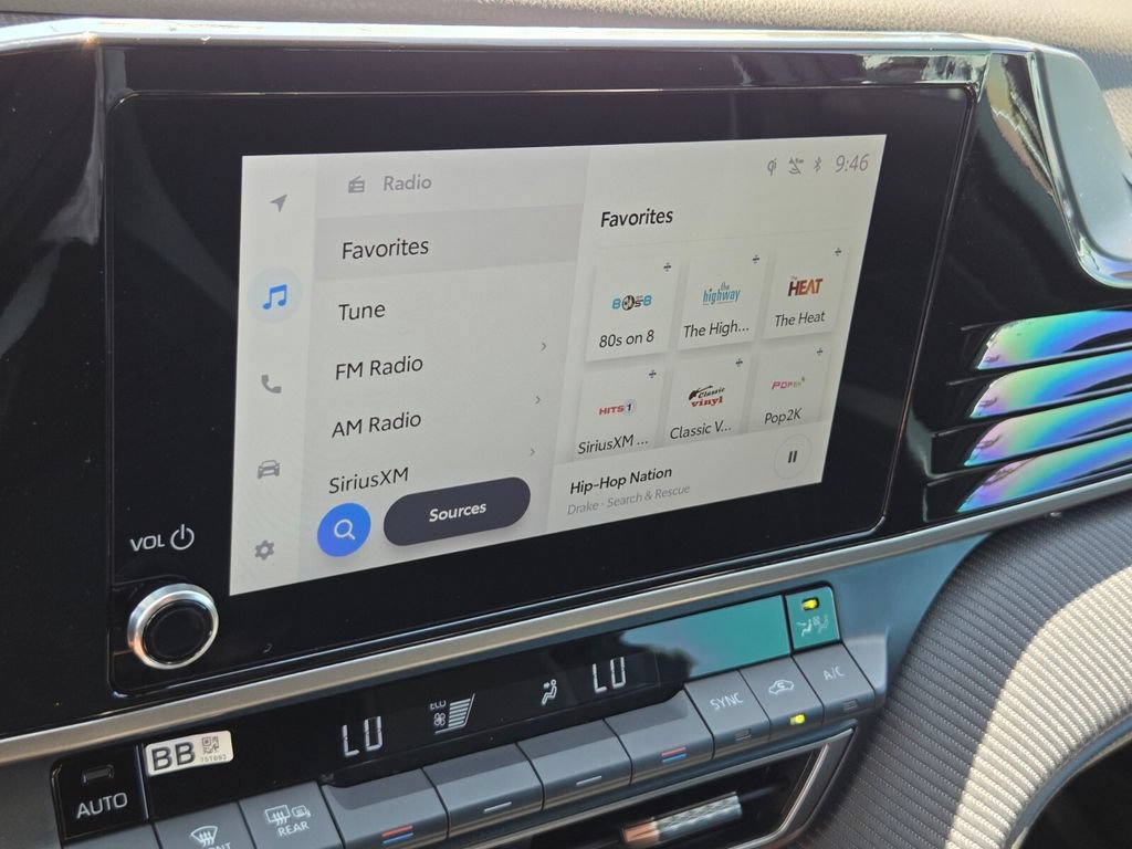 Used 2025 Toyota Camry SE FWD image 18