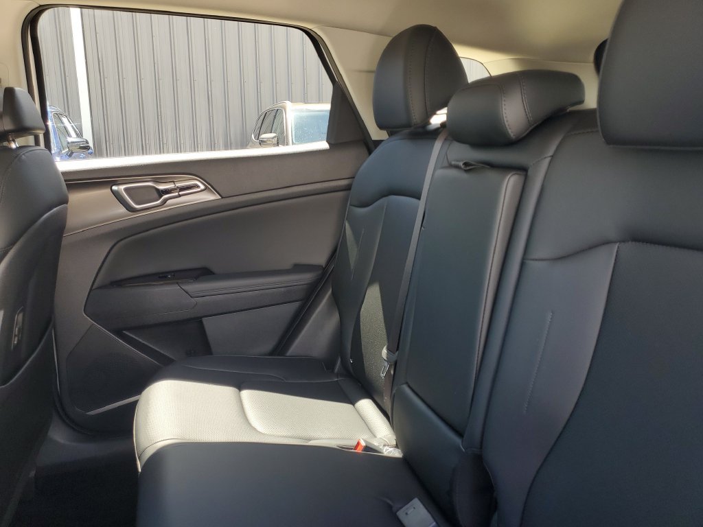 Used 2025 Kia Sportage EX FWD image 21