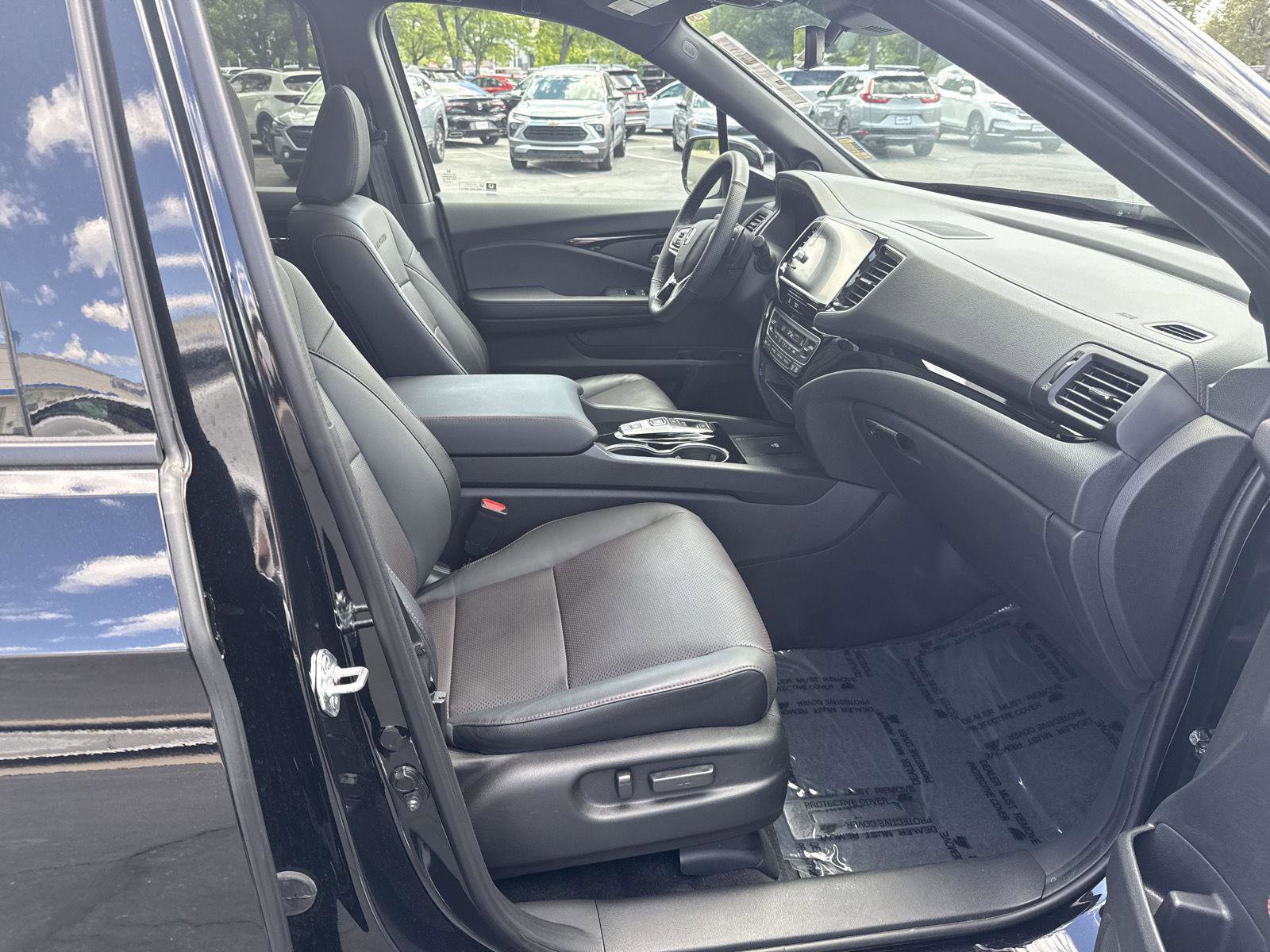 Used 2024 Honda Ridgeline Black Edition image 32