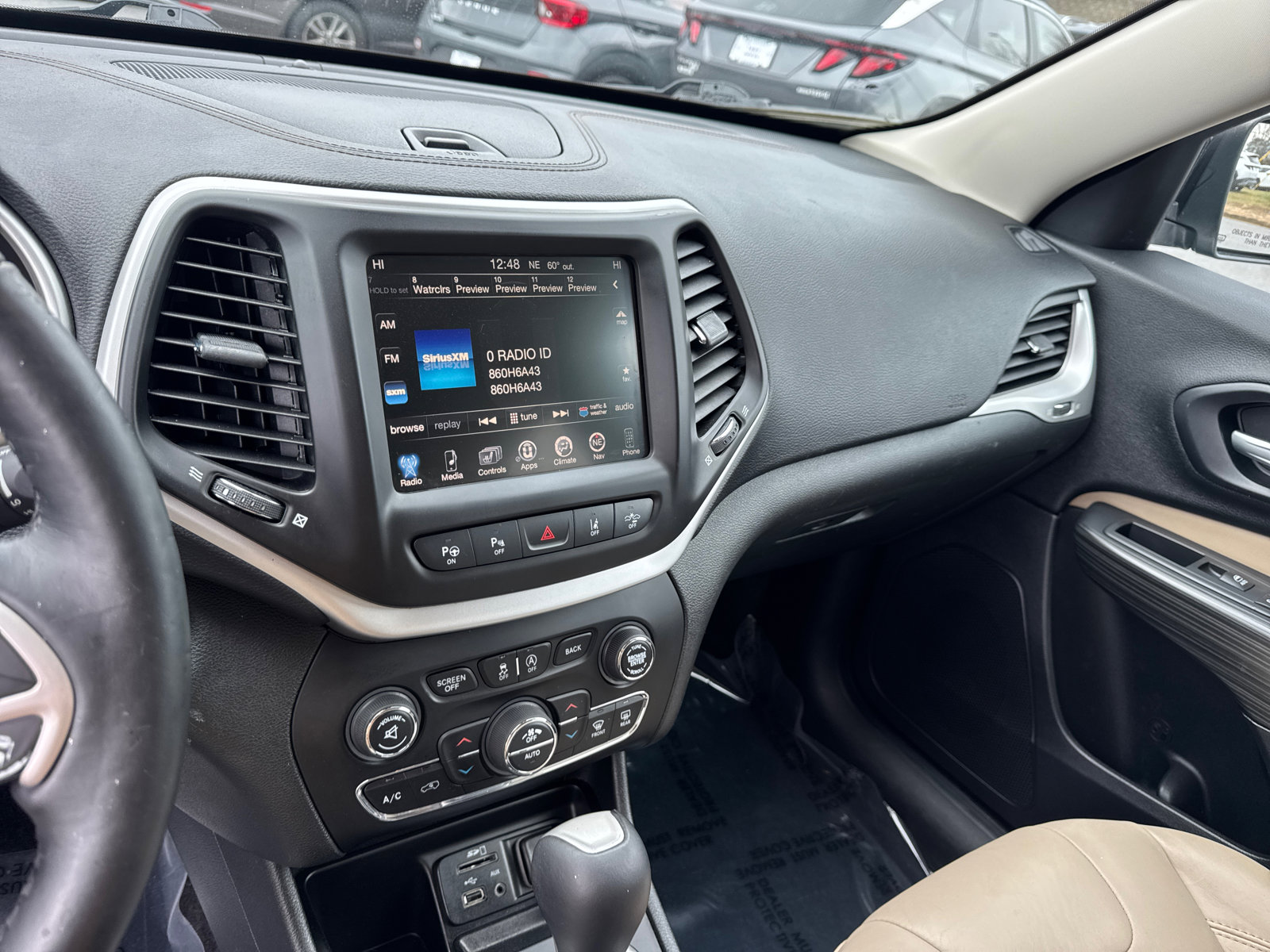 Used 2016 Jeep Cherokee Limited w/ Technology Group image 29