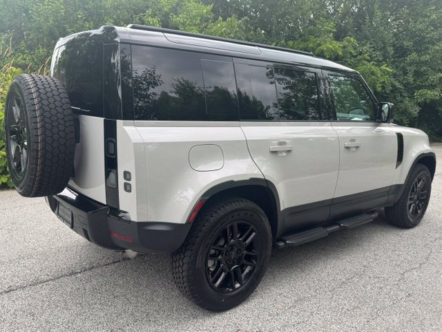 New 2026 Land Rover Defender 110 S AWD/4WD image 5