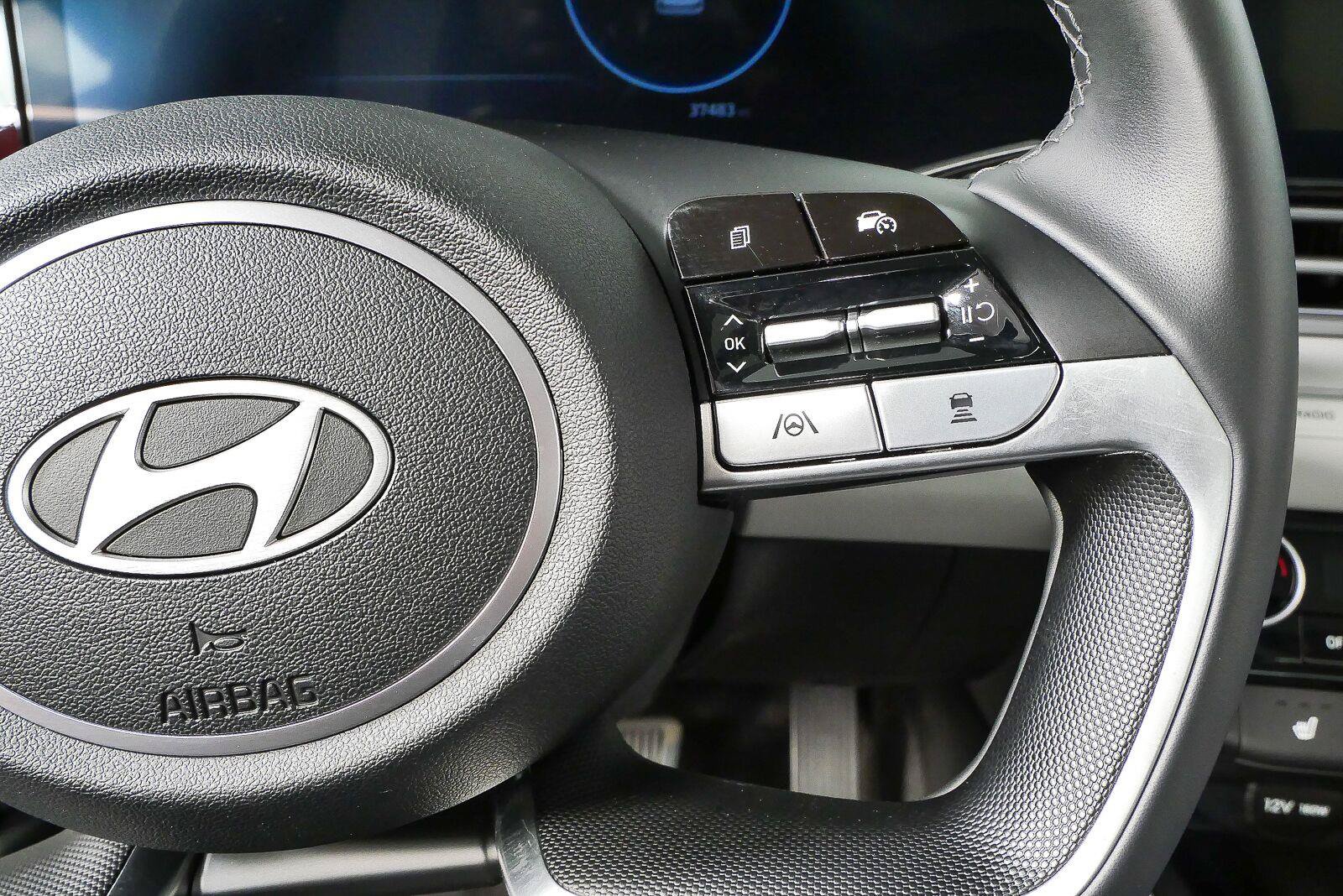 Used 2024 Hyundai Elantra Limited FWD image 12