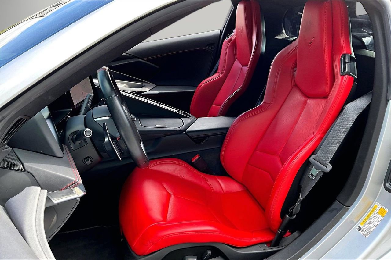 Used 2020 Chevrolet Corvette Stingray Coupe w/ Z51 Performance Package RWD image 20