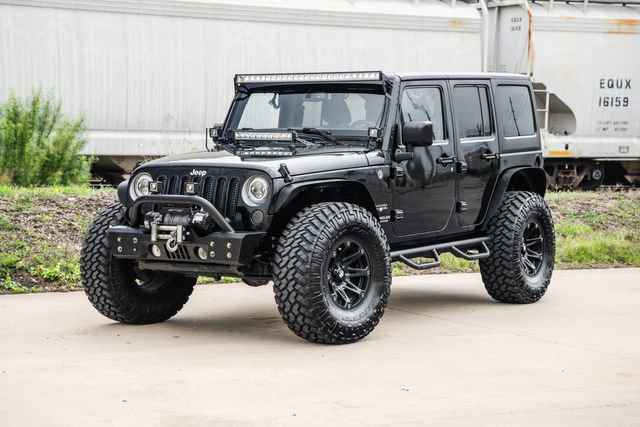 Used 2016 Jeep Wrangler Unlimited Sahara w/ Connectivity Group AWD/4WD image 33