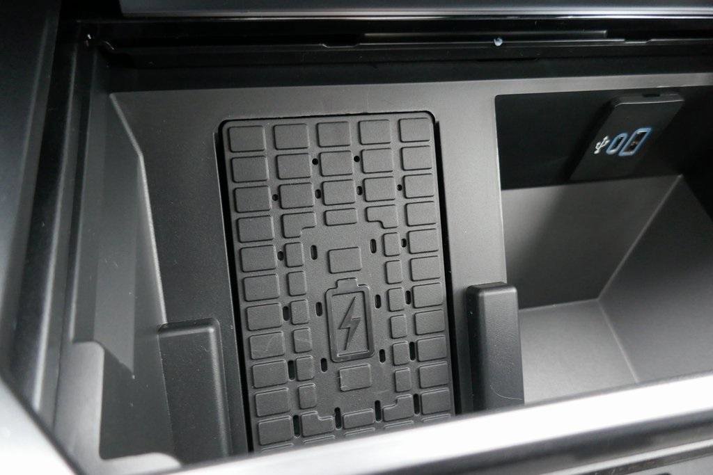 New 2026 Ford F350 Platinum w/ FX4 Off-Road Package image 20