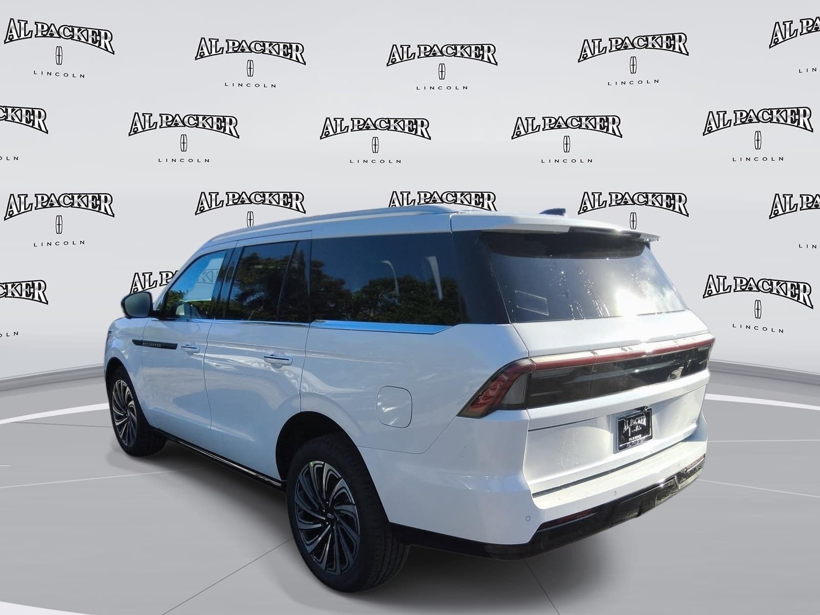 New 2027 Lincoln Navigator Black Label AWD/4WD image 3