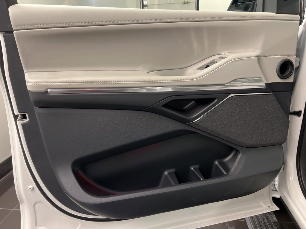 New 2026 Lincoln Navigator Reserve w/ Jet Appearance Package image 32