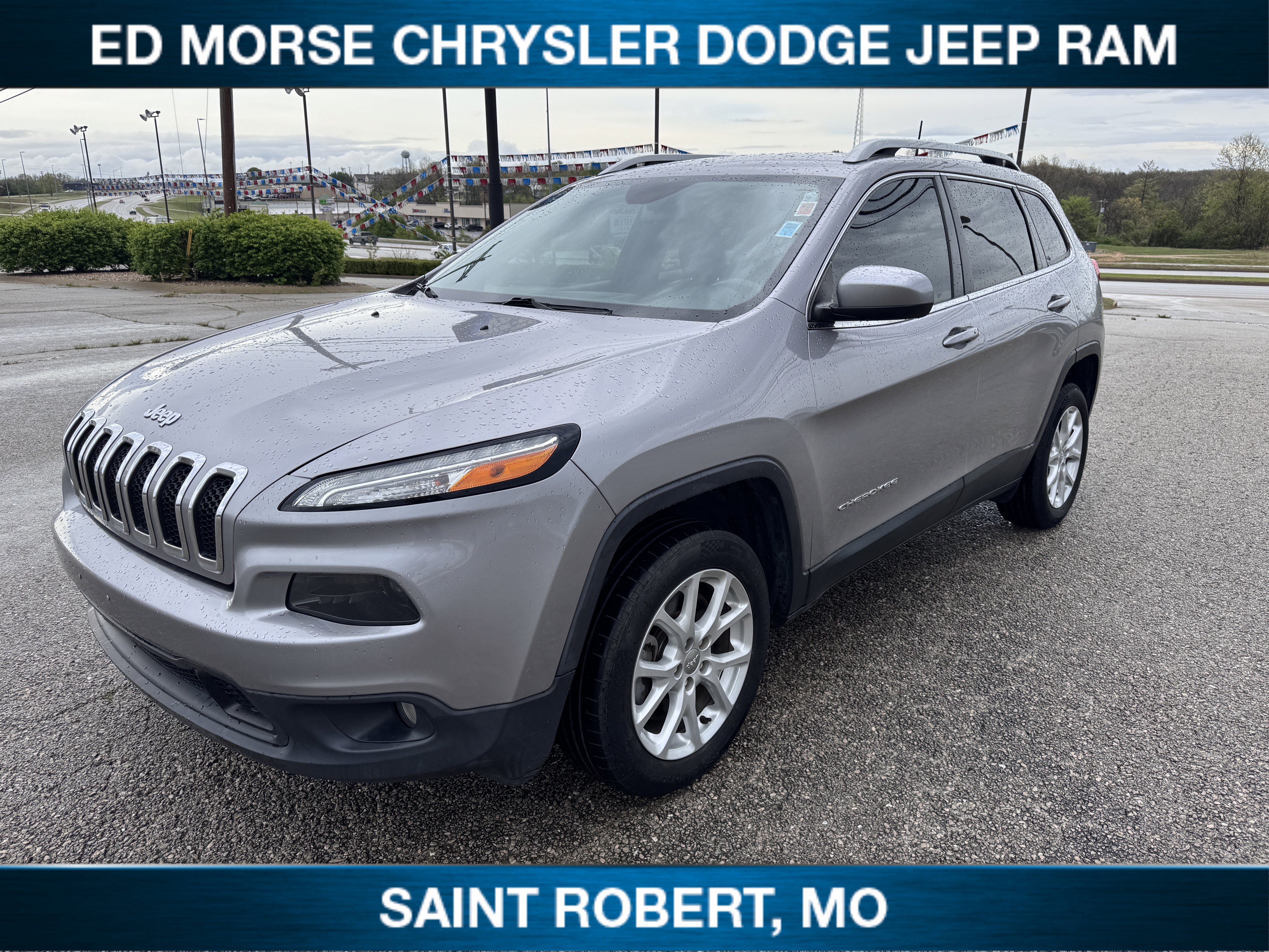 Used 2018 Jeep Cherokee Latitude Plus image 3