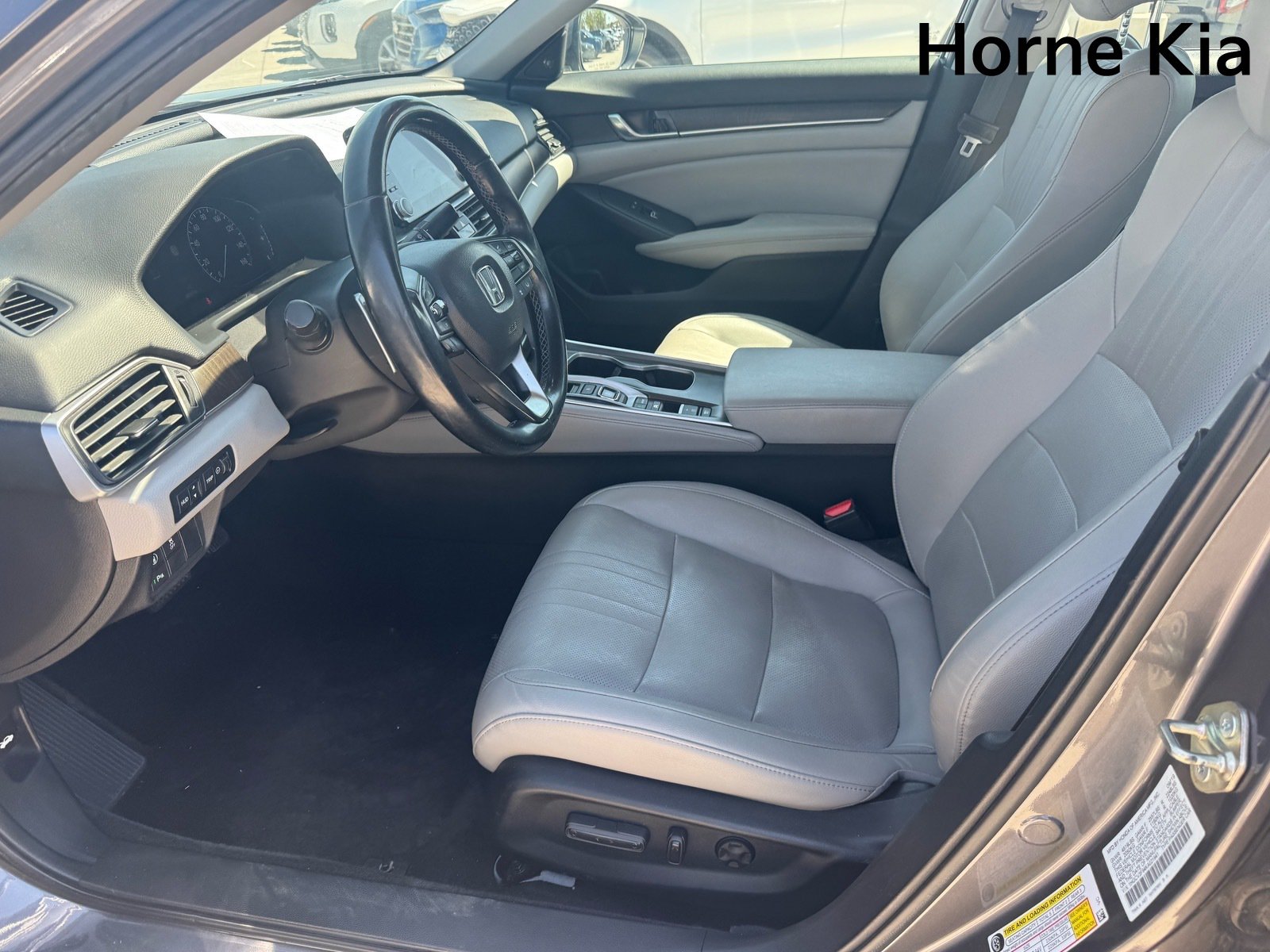 Used 2019 Honda Accord Touring image 10