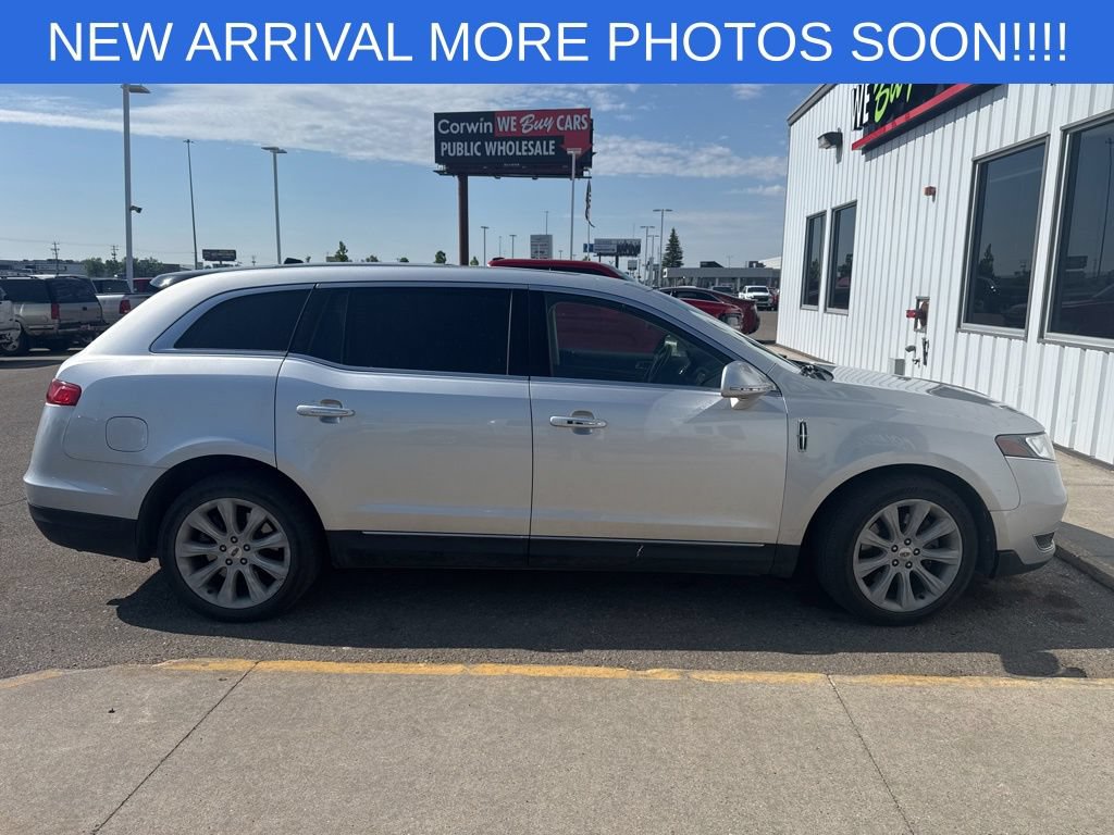 Used 2019 Lincoln MKT AWD image 7