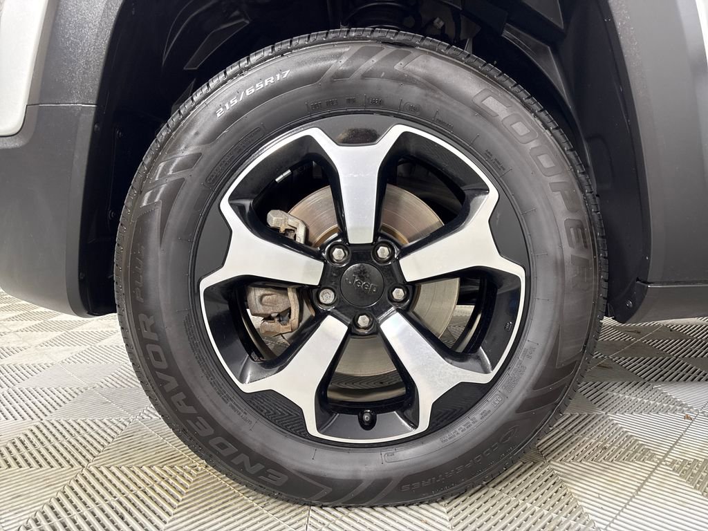 Used 2020 Jeep Renegade Trailhawk w/ Cold Weather Group AWD/4WD image 22