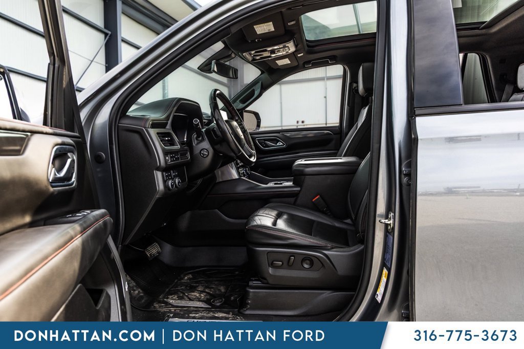 Used 2022 Chevrolet Tahoe RST w/ Luxury Package AWD/4WD image 4