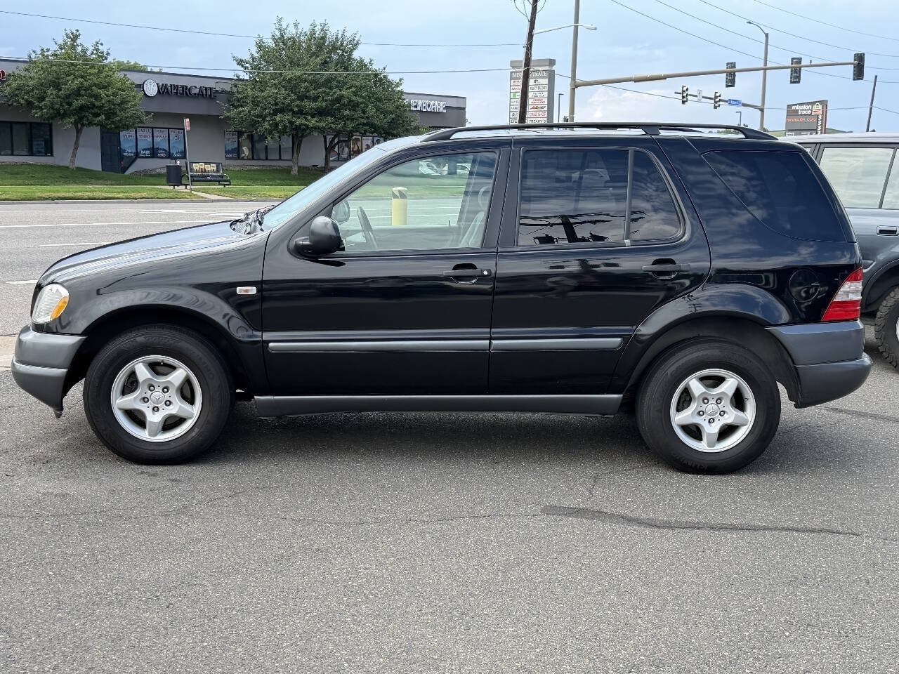 Used 1999 Mercedes-Benz ML 320 4MATIC image 6