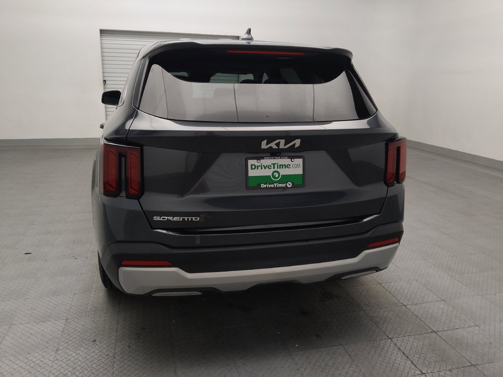Used 2024 Kia Sorento LX FWD image 6