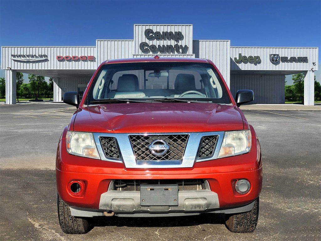 Used 2016 Nissan Frontier SV image 2
