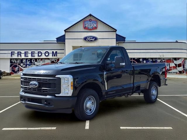New 2025 Ford F250 XL w/ 360-Degree Camera Package RWD image 3