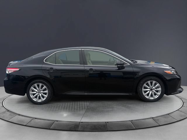 Used 2018 Toyota Camry LE w/ Convenience Package FWD image 6