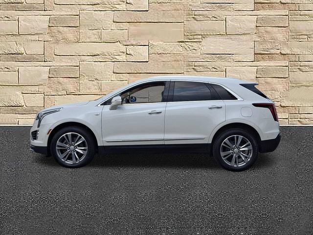 Used 2022 Cadillac XT5 Premium Luxury w/ Platinum Package AWD/4WD image 2