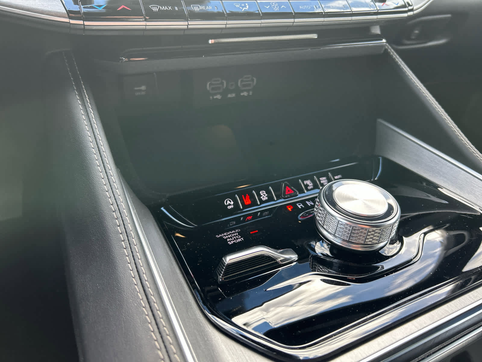 New 2025 Jeep Wagoneer L Series II w/ Premium Group I image 33