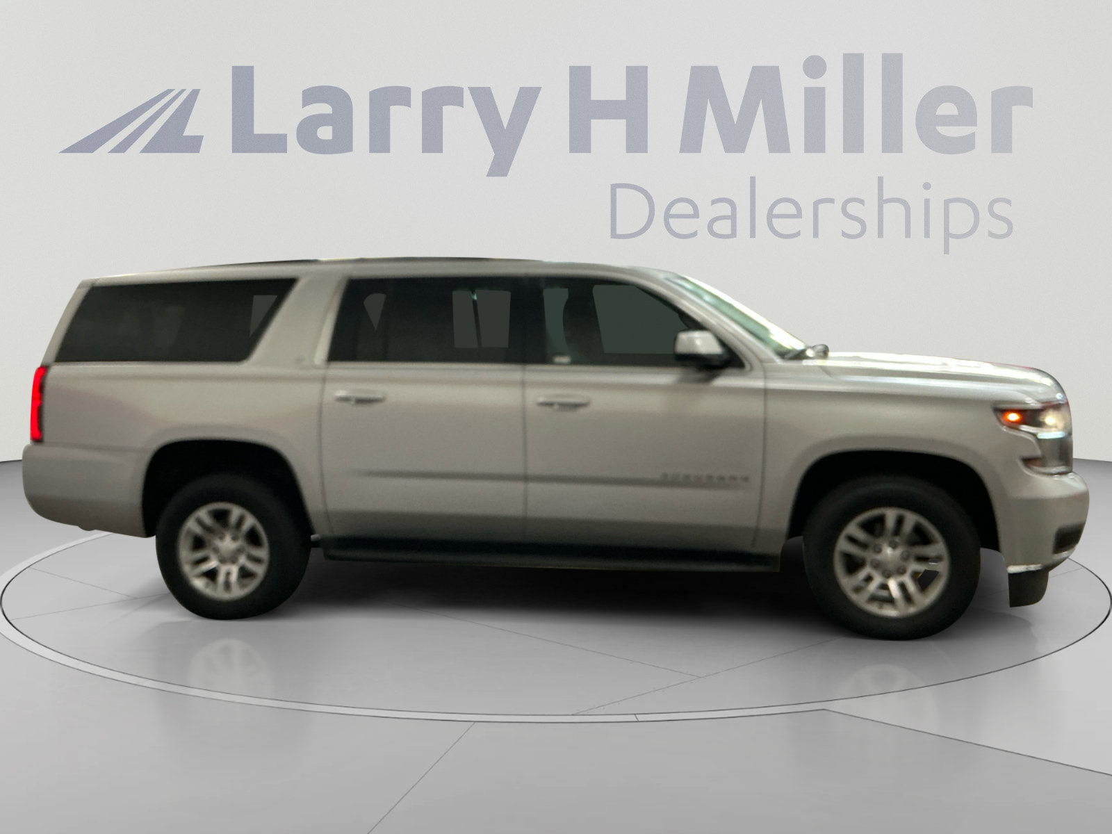Used 2020 Chevrolet Suburban LT AWD/4WD image 6