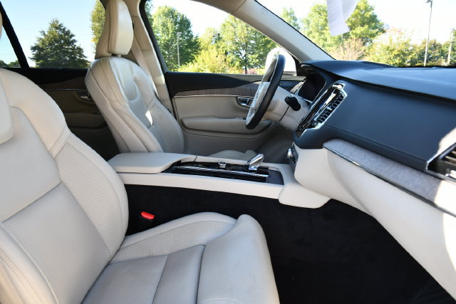 Used 2023 Volvo XC90 B6 Ultimate w/ Protection Package Premier AWD/4WD image 29