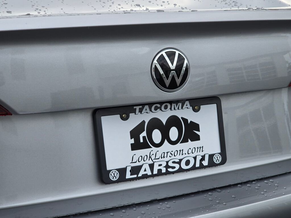 Used 2024 Volkswagen Jetta SE image 15