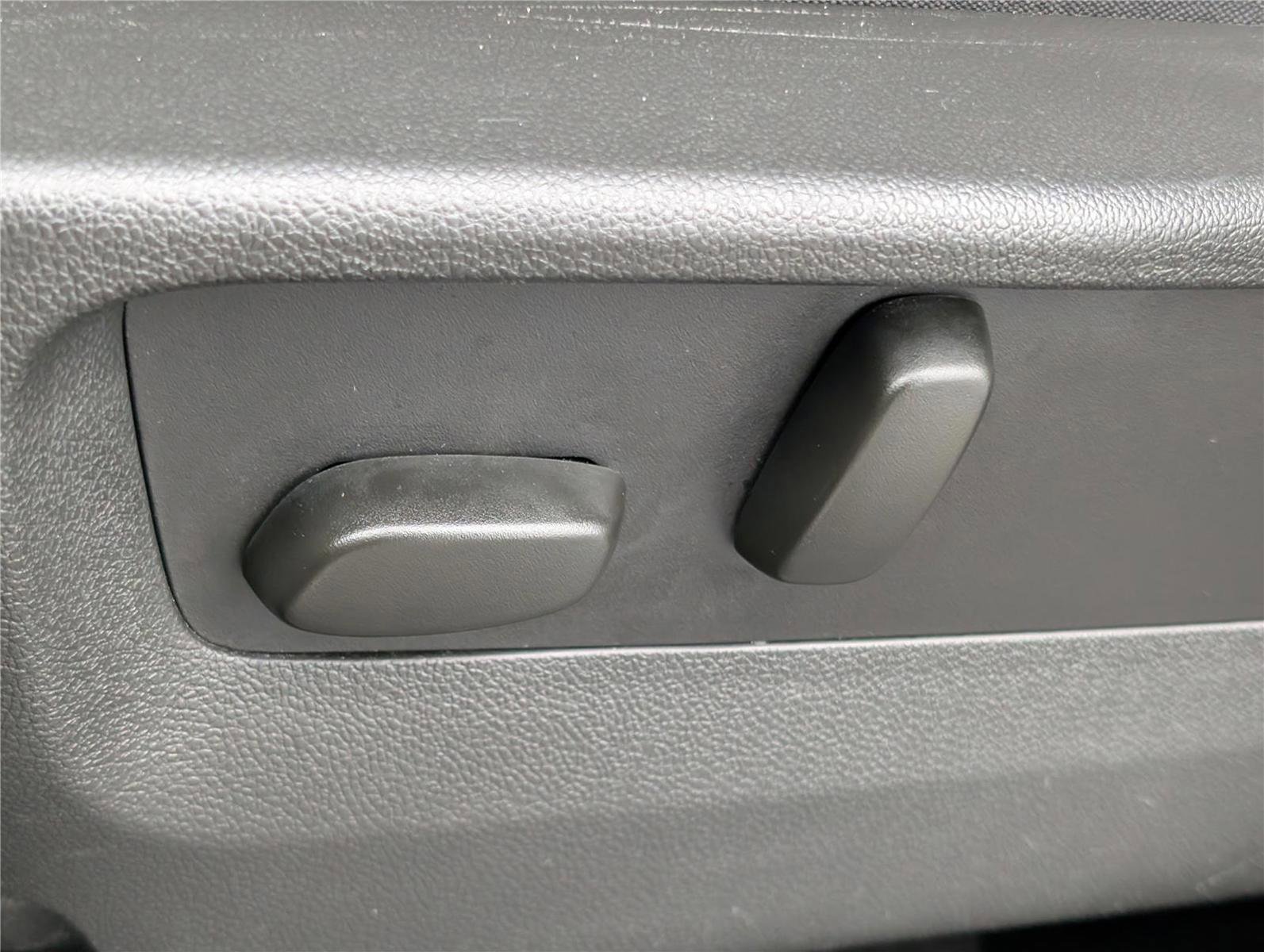 Used 2023 Buick Envision Essence w/ Sport Touring Package image 21