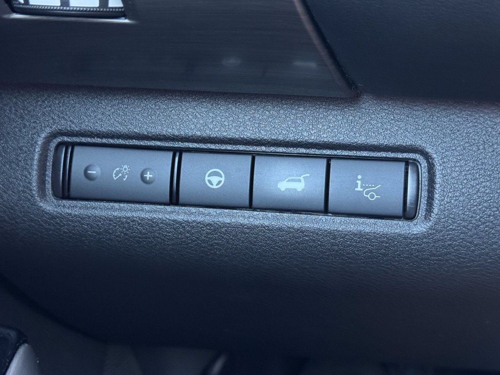 Used 2023 Nissan Pathfinder Platinum AWD/4WD image 36