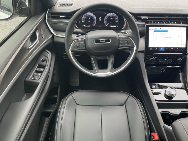 New 2025 Jeep Grand Cherokee L Limited image 38