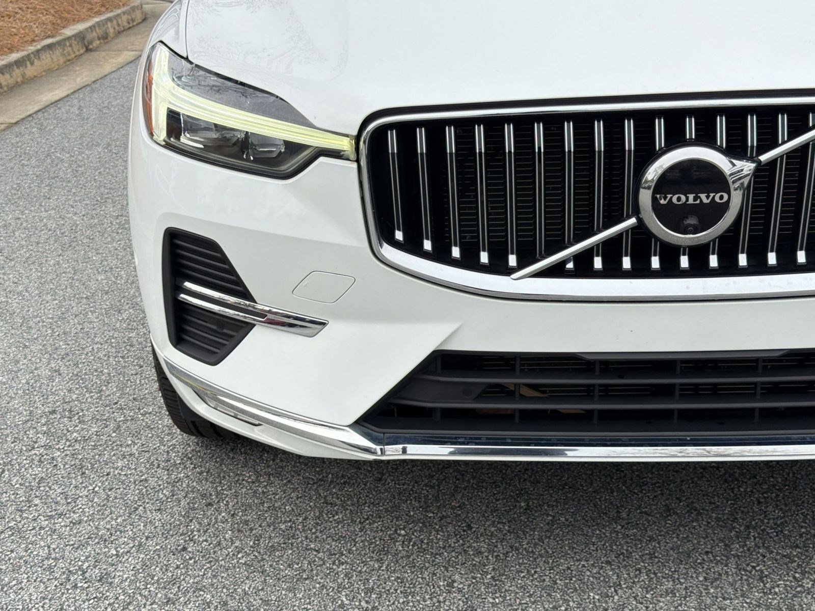 Used 2023 Volvo XC60 B5 Plus w/ Protection Package Premier image 27