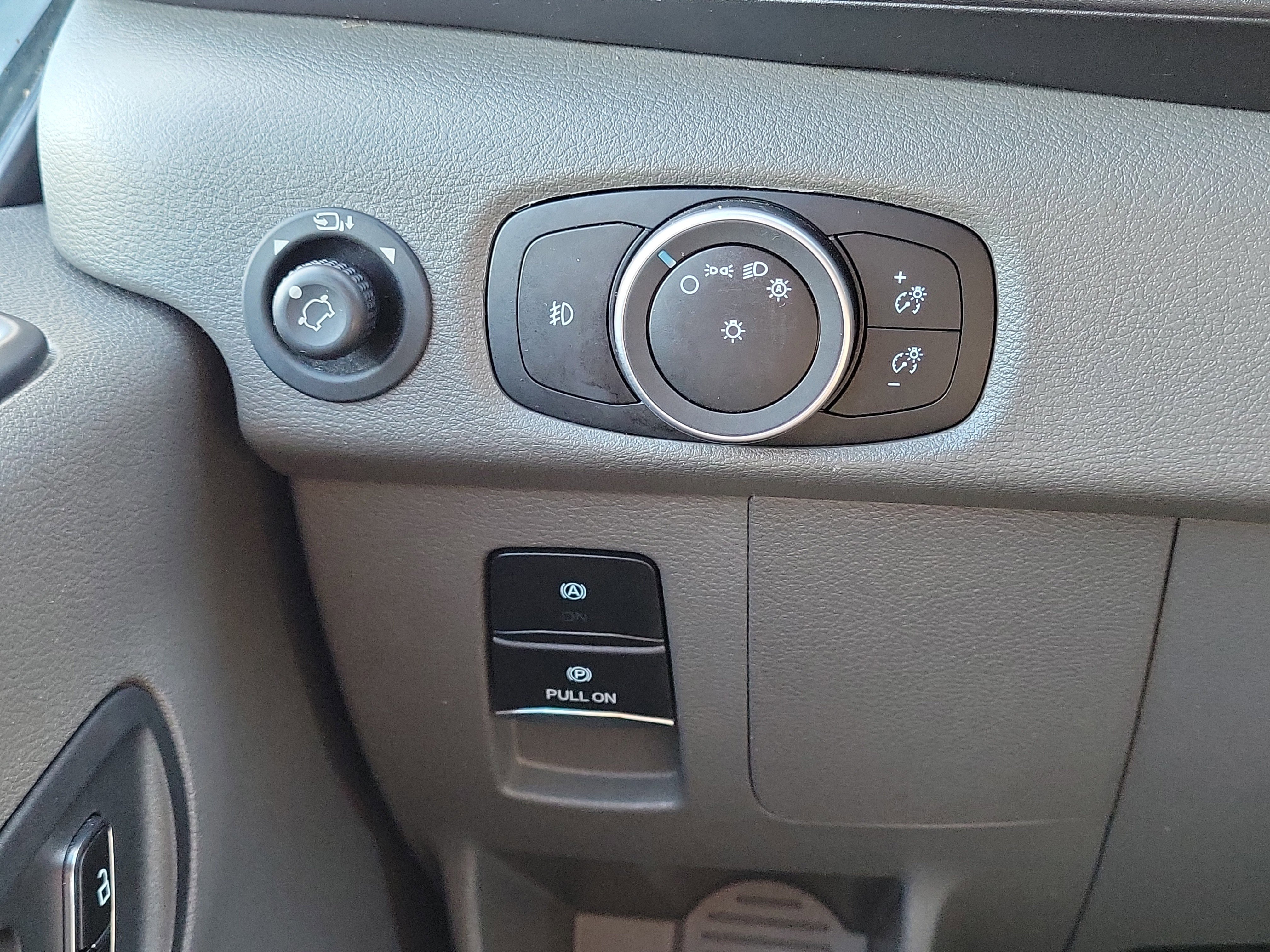 Used 2023 Ford Transit 350 XLT image 22