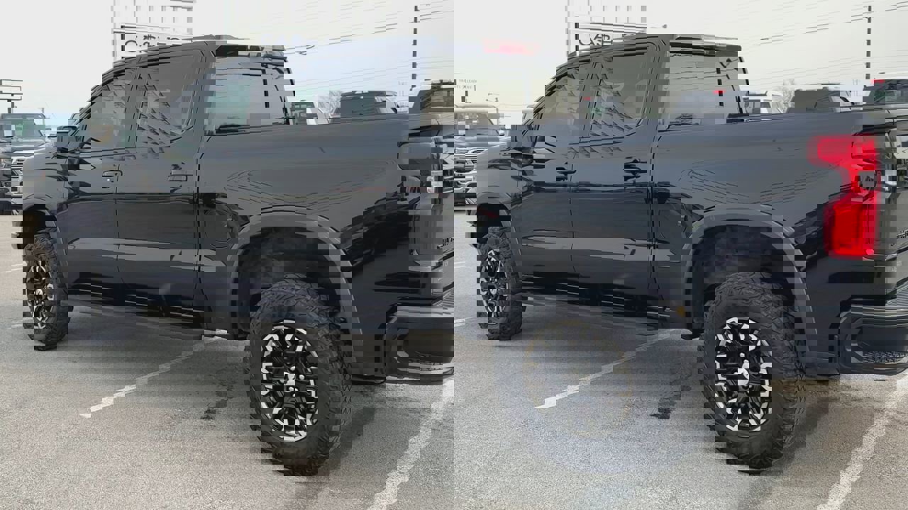 Used 2024 Chevrolet Silverado 1500 ZR2 w/ Technology Package image 5