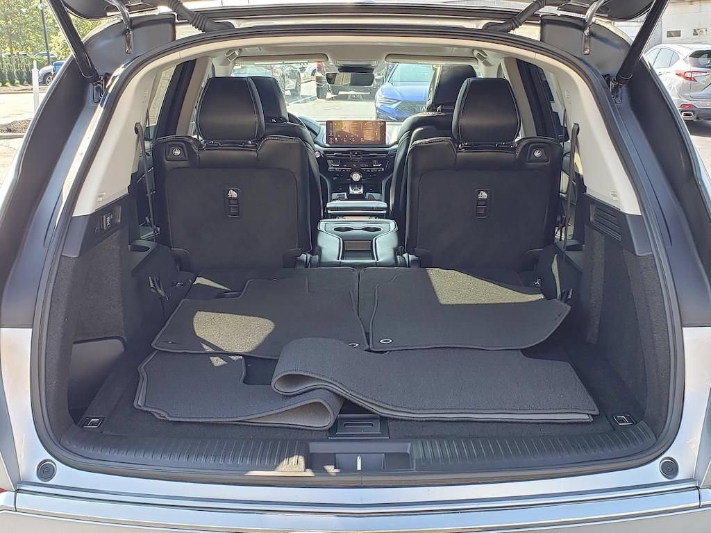 Certified 2026 Acura MDX w/ Technology Package AWD/4WD image 7