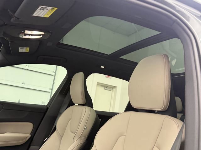 New 2026 Volvo XC60 B5 Core AWD/4WD image 18