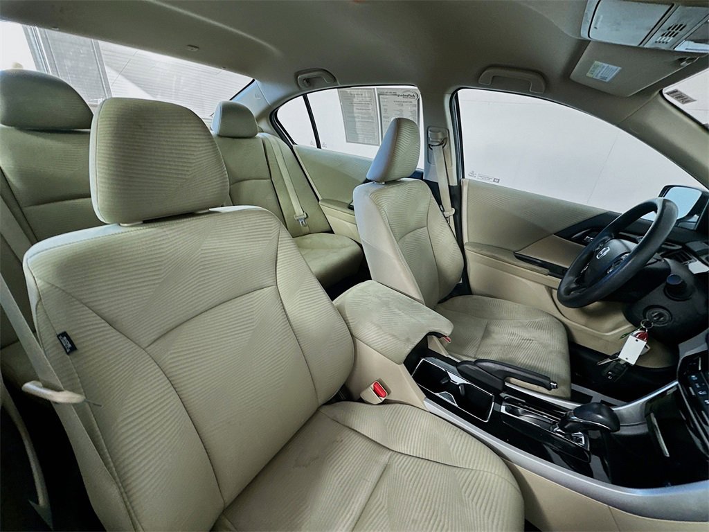 Used 2017 Honda Accord LX image 25