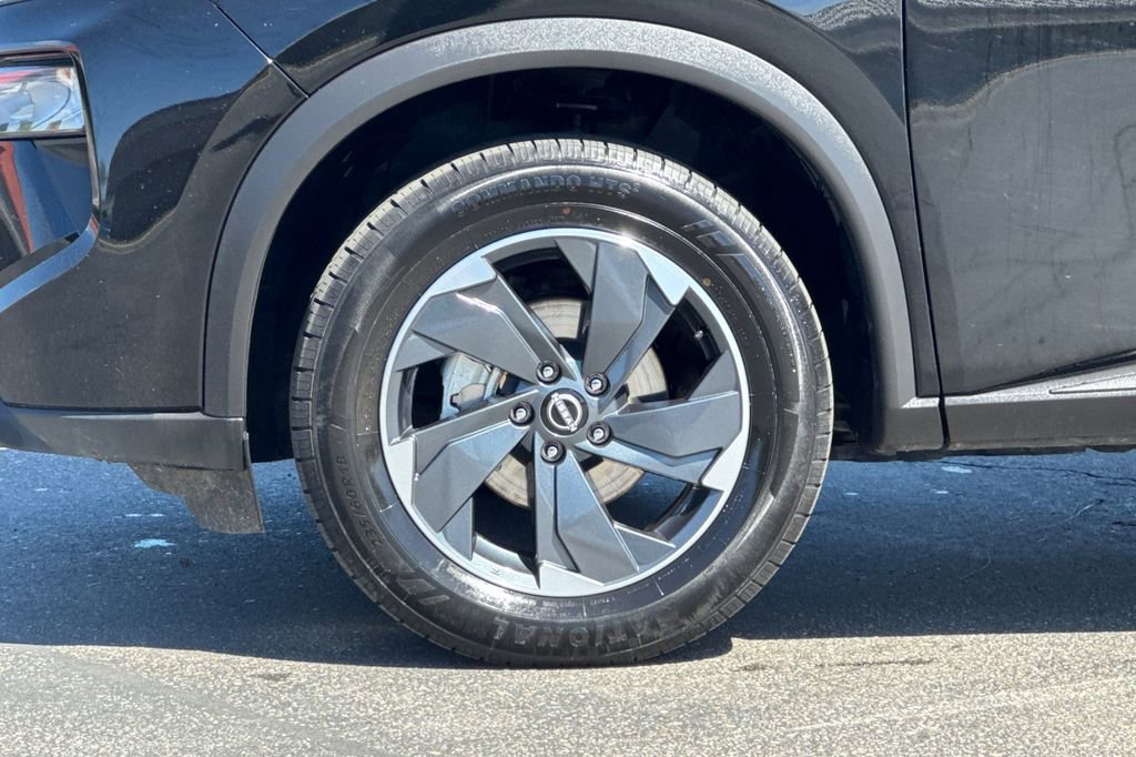 Used 2024 Nissan Rogue SV image 26