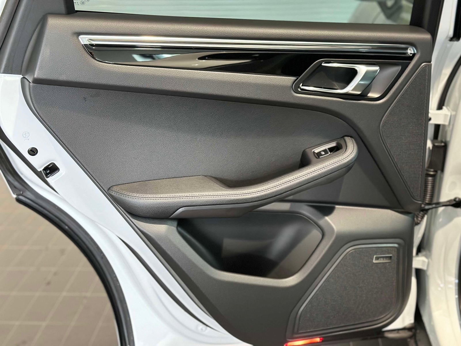 New 2026 Porsche Macan image 14