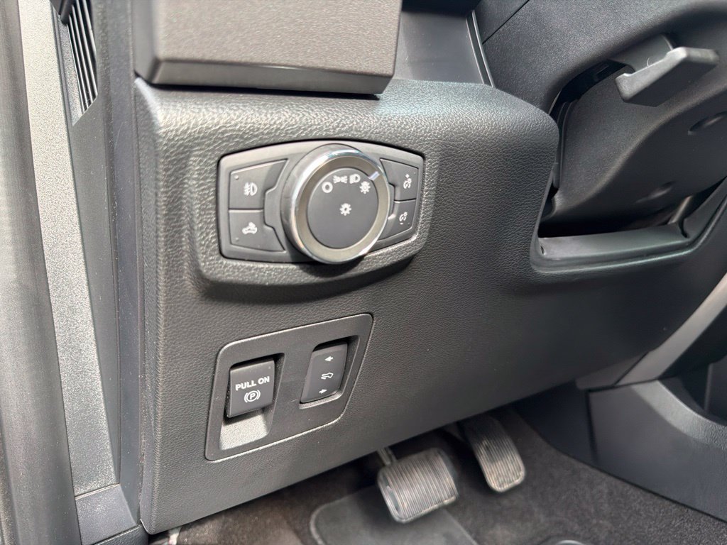 Used 2020 Ford F150 XLT w/ Equipment Group 302A Luxury AWD/4WD image 16