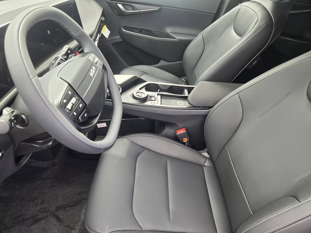 New 2025 Kia EV6 Wind RWD image 9