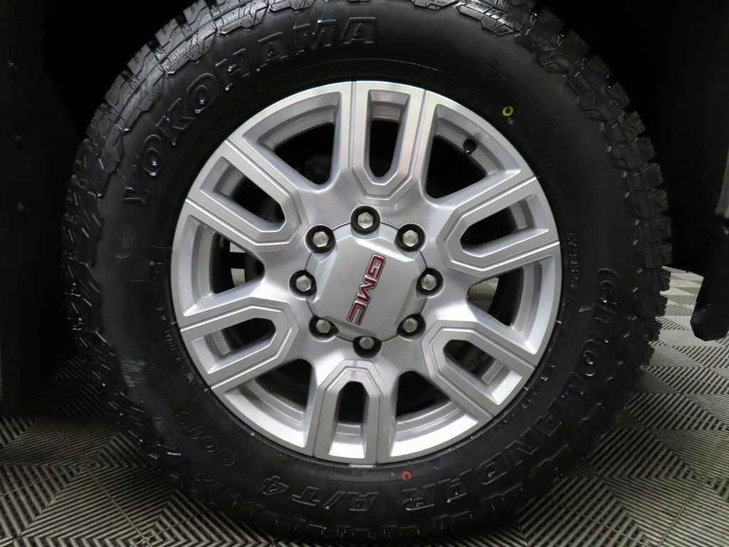 Used 2022 GMC Sierra 2500 SLE w/ SLE Value Package; image 8