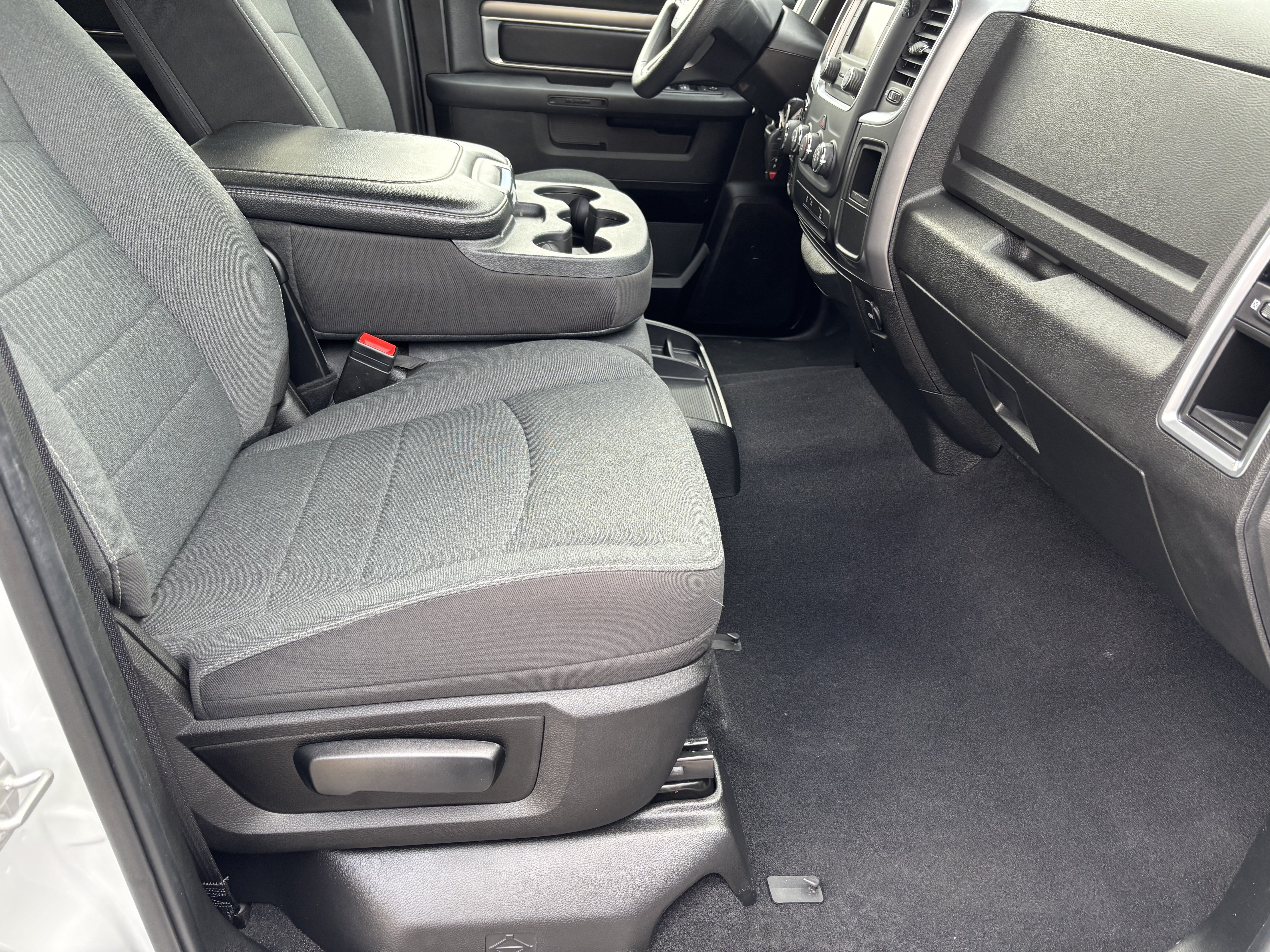 Used 2024 RAM 1500 Warlock AWD/4WD image 27