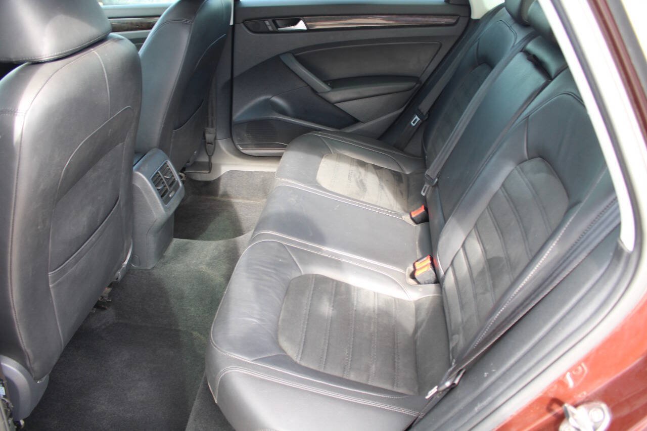 Used 2014 Volkswagen Passat 1.8T SEL Premium FWD image 10