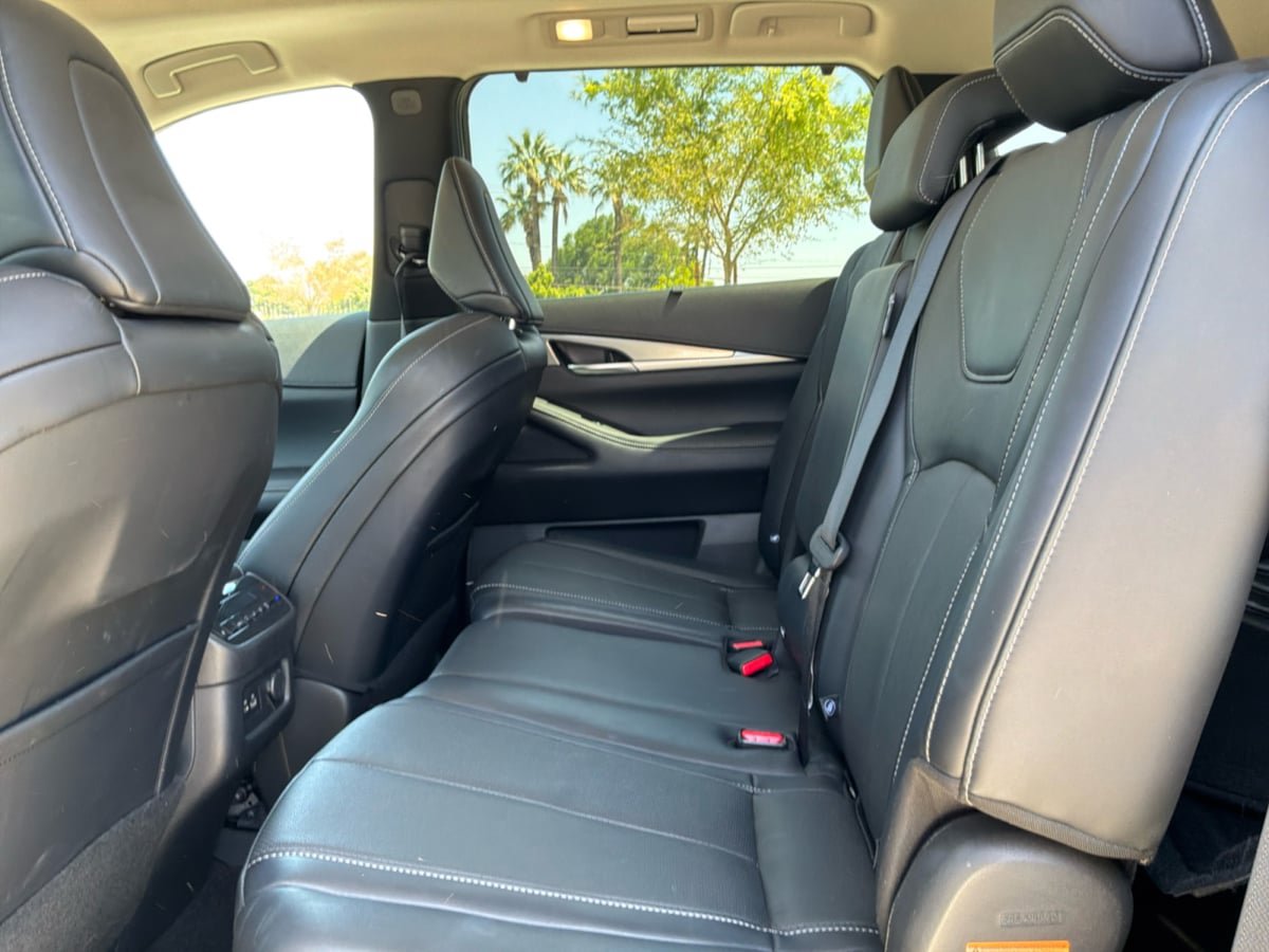 Used 2023 INFINITI QX60 Luxe w/ Cargo Package FWD image 18